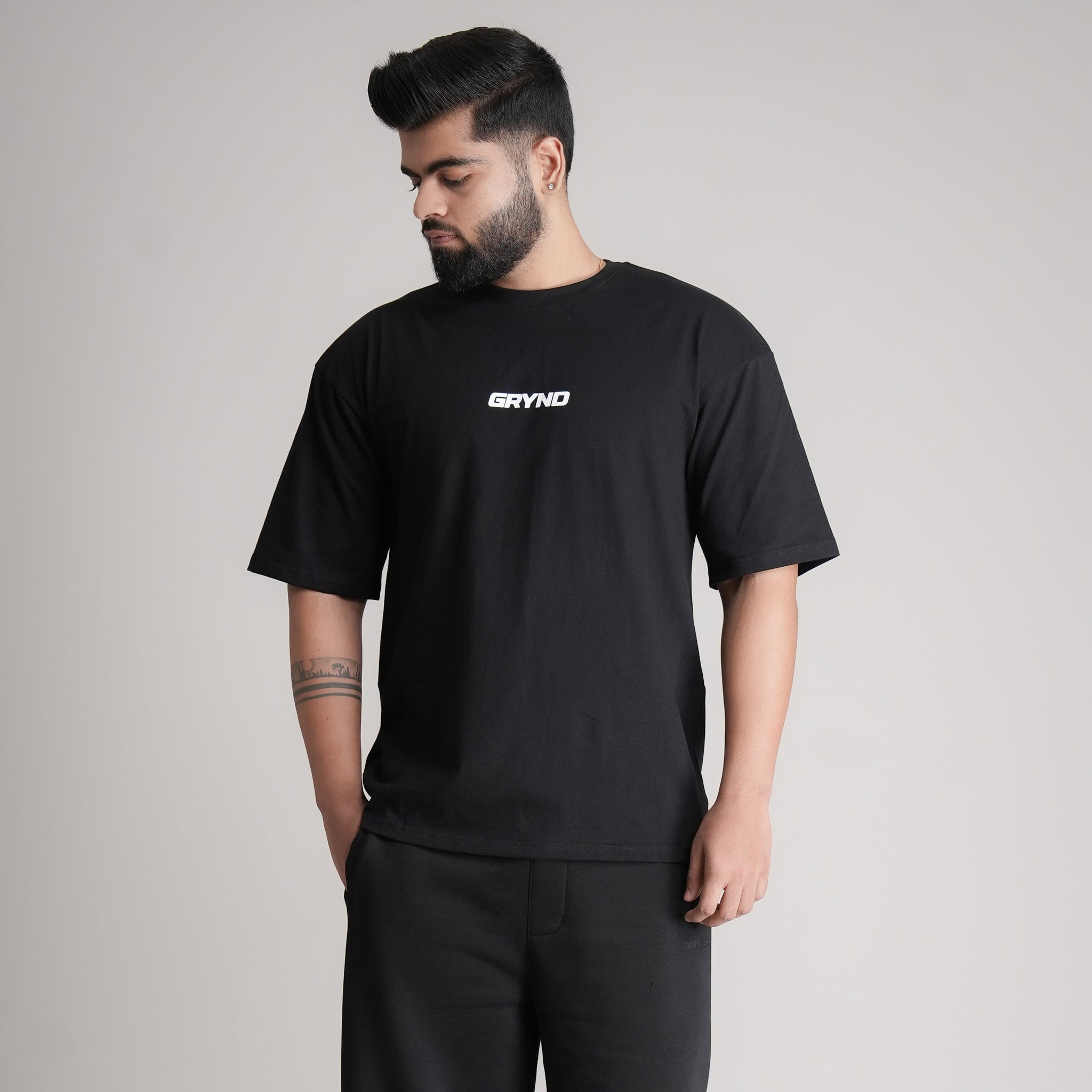 GRYND All Seasons Gym T-Shirt – versatile activewear made from breathable 100% cotton, ideal for year-round gym use and fitness.